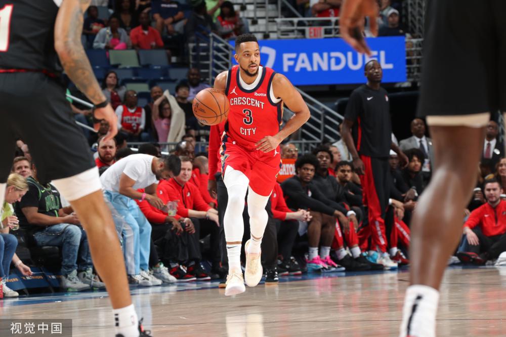 背后是艰苦 背后是艰苦